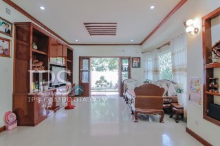 5 Bedroom Villa For Rent - Tonle Bassac , Phnom Penh thumbnail