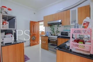 5 Bedroom Villa For Rent - Tonle Bassac , Phnom Penh thumbnail