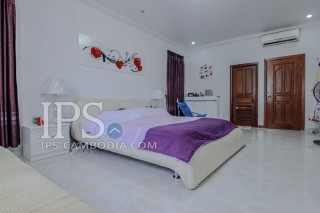 5 Bedroom Villa For Rent - Tonle Bassac , Phnom Penh thumbnail