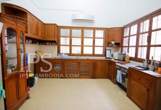 4 Bedroom Commercial Villa For Rent - Boeung Trabek, Phnom Penh thumbnail