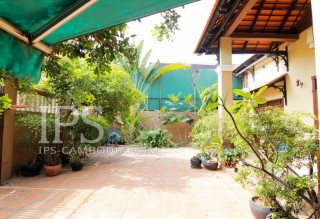 4 Bedroom Commercial Villa For Rent - Boeung Trabek, Phnom Penh thumbnail