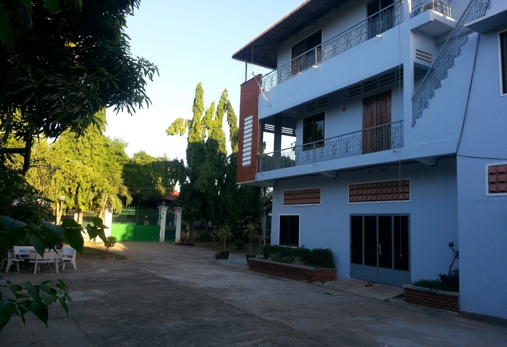 2 Bedroom Apartment For Rent, Phnom Penh Chbar Ampov 2829  