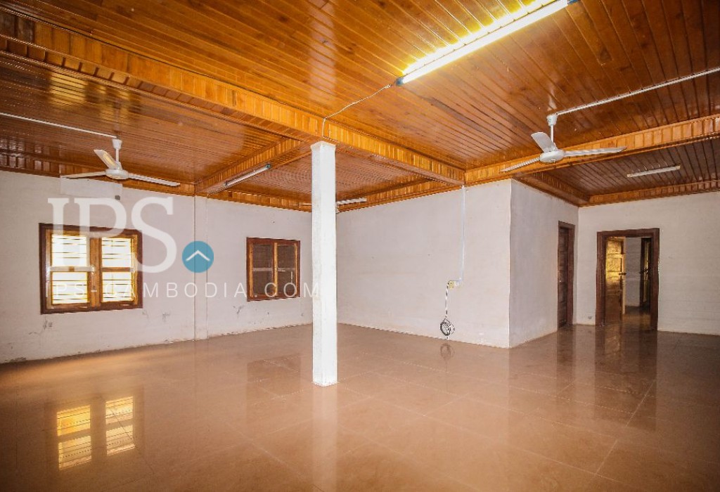 5 Bedroom Villa For Rent in Big Garden, Siem Reap 4945 IPS Cambodia