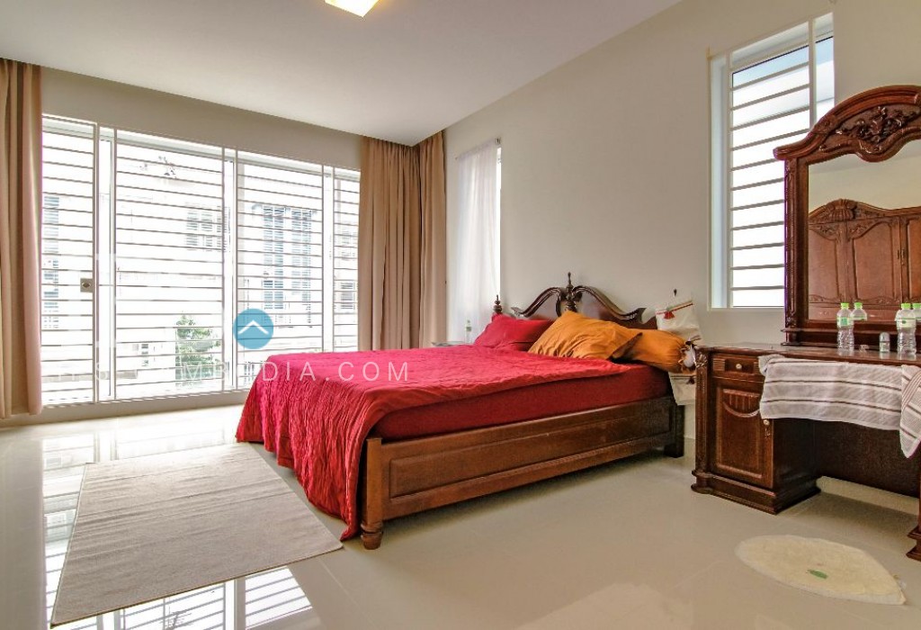 4 Bedroom Villa For Rent in 4 Bedrooms, Phnom Penh 4946 IPS Cambodia