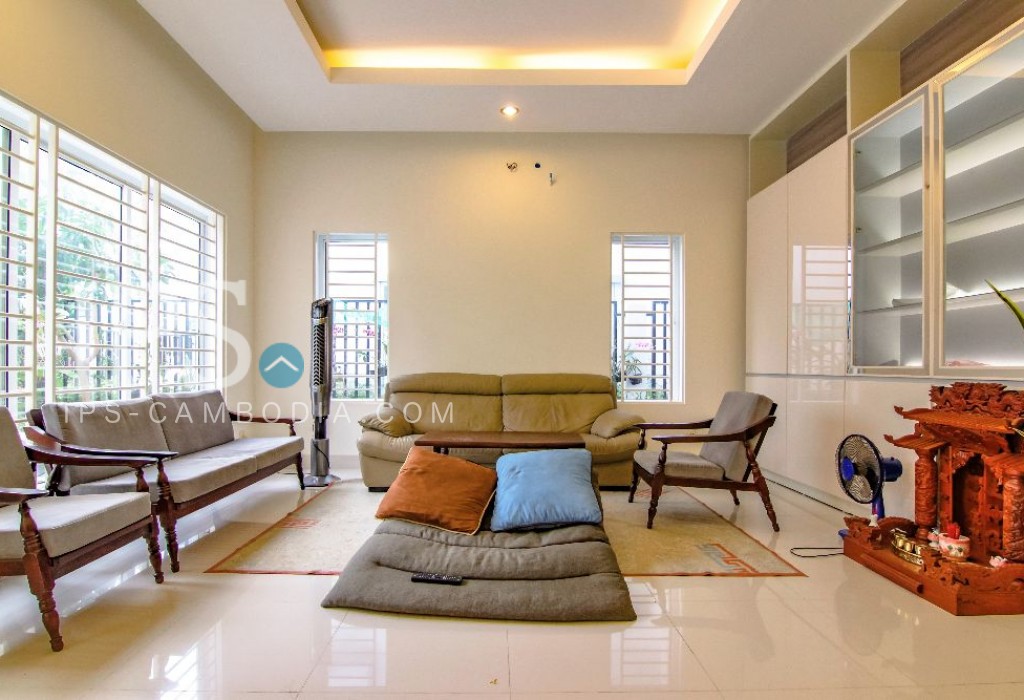 4 Bedroom Villa For Rent in 4 Bedrooms, Phnom Penh 4946 IPS Cambodia