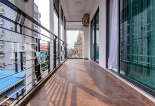 2 Bedrooms Serviced Apartment For Rent - Toul Tum Poung 2, Phnom Penh thumbnail