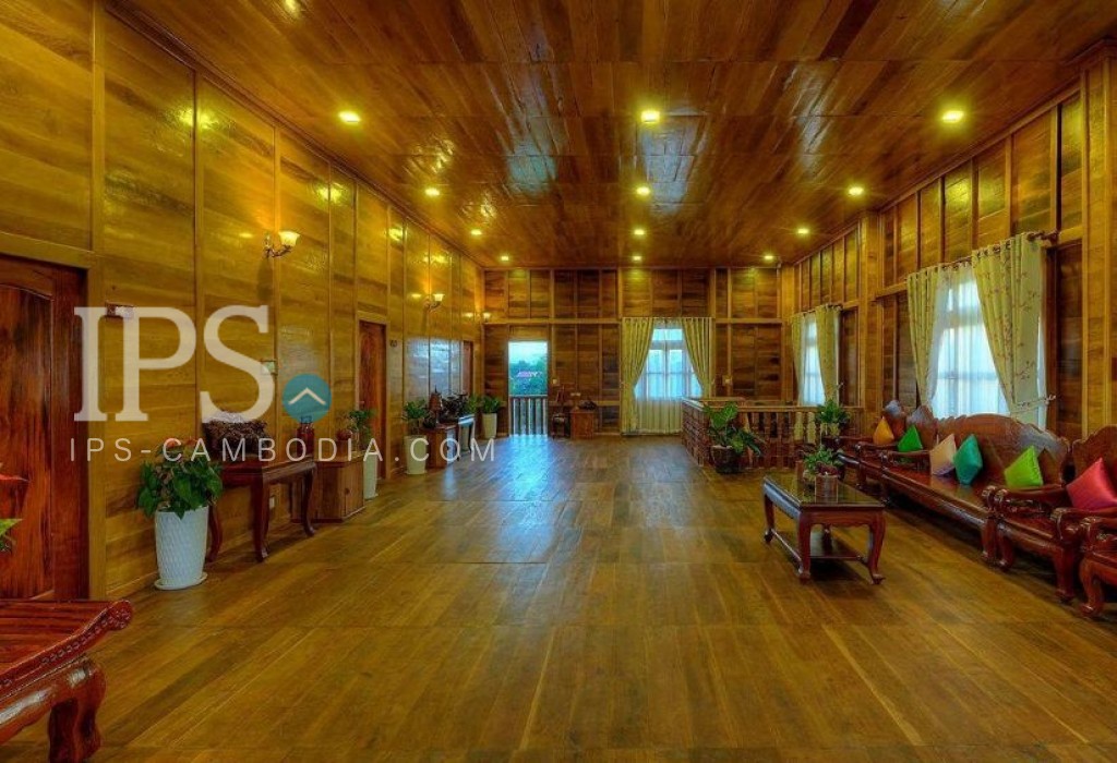 6 Bedrooom Wooden Resort For Sale - Sangkat Svay Dangkum, Siem Reap