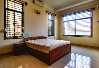 2 Bedroom Flat For Rent - Tonle Bassac, Phnom Penh thumbnail