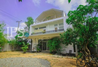 White Villa for Sale in Siem Reap thumbnail