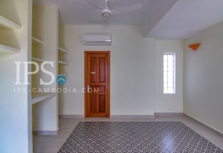 3 Bedroom Serviced Apartment For Rent - Tonle Bassac, Phnom Penh thumbnail