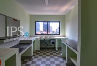 3 Bedroom Serviced Apartment For Rent - Tonle Bassac, Phnom Penh thumbnail