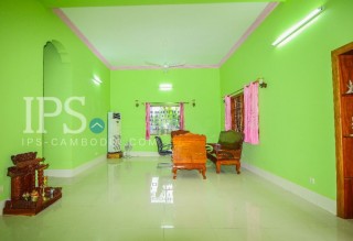 6 Bedrooms Villa for Rent in Siem Reap  thumbnail