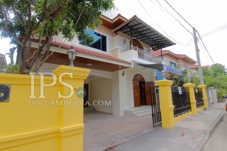 3 Bedroom Villa For Rent-Tonle Bassac, Phnom Penh thumbnail