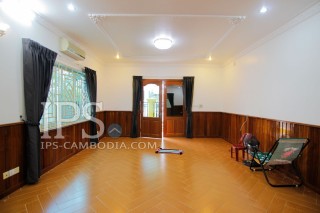 3 Bedroom Villa For Rent-Tonle Bassac, Phnom Penh thumbnail