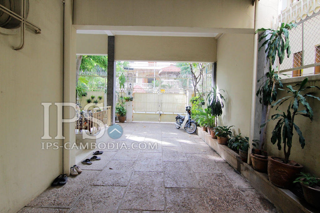 10 Bedroom Commercial Villa For Rent - Beoung Raing, Phnom Penh - Image 3