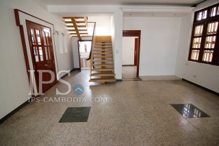 5 Bedroom Villa For Rent - Tonle Bassac, Phnom Penh thumbnail