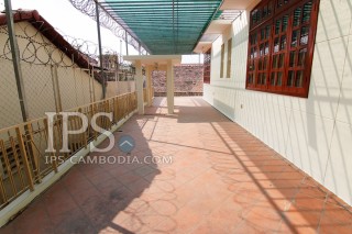 5 Bedroom Villa For Rent - Tonle Bassac, Phnom Penh thumbnail