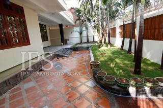 5 Bedroom Villa For Rent - Tonle Bassac, Phnom Penh thumbnail