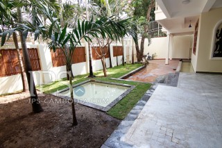 5 Bedroom Villa For Rent - Tonle Bassac, Phnom Penh thumbnail