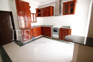 5 Bedroom Villa For Rent - Tonle Bassac, Phnom Penh thumbnail