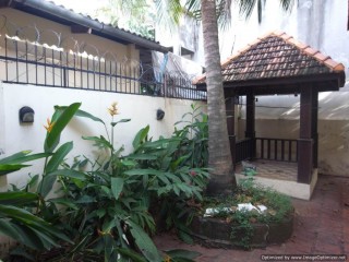 2 Bedroom Villa For Rent - Srah Chak, Phnom Penh thumbnail