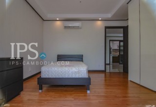 3 Bedroom Condo For Rent - De Castle, BKK1, Phnom Penh thumbnail