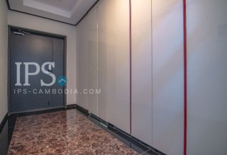 3 Bedroom Condo For Rent - De Castle, BKK1, Phnom Penh thumbnail