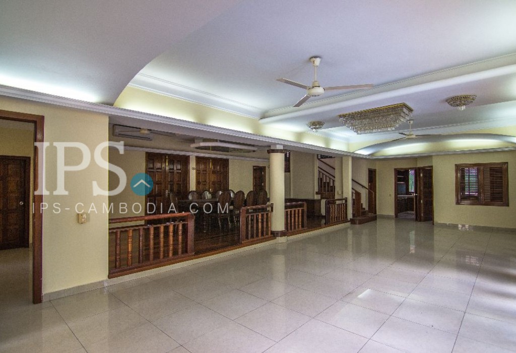 6 Bedroom Colonial  Villa For Rent  - Tonle Bassac , Phnom Penh - Image 8