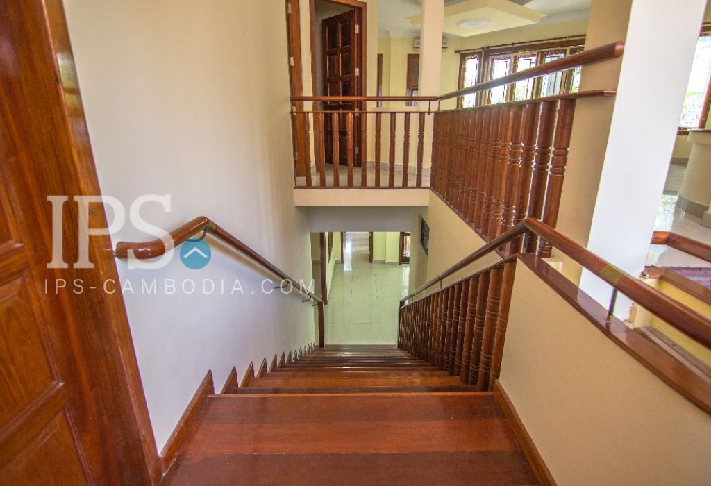6 Bedroom Colonial  Villa For Rent  - Tonle Bassac , Phnom Penh - Image 21