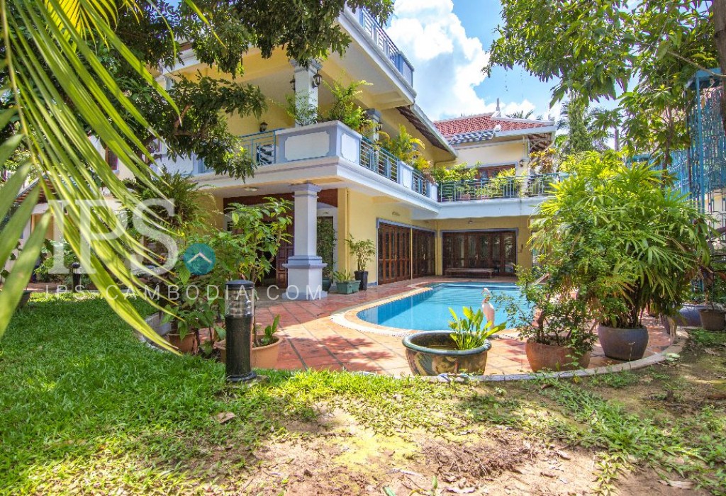 6 Bedroom Colonial  Villa For Rent  - Tonle Bassac , Phnom Penh