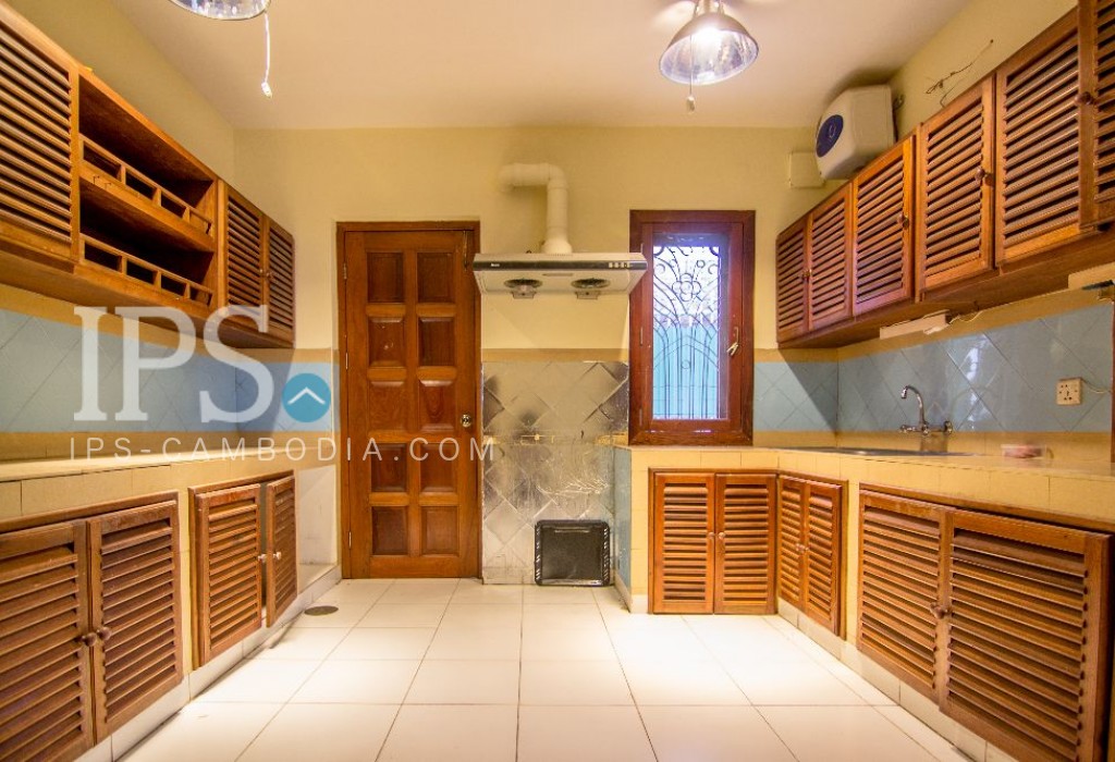 6 Bedroom Colonial  Villa For Rent  - Tonle Bassac , Phnom Penh - Image 12