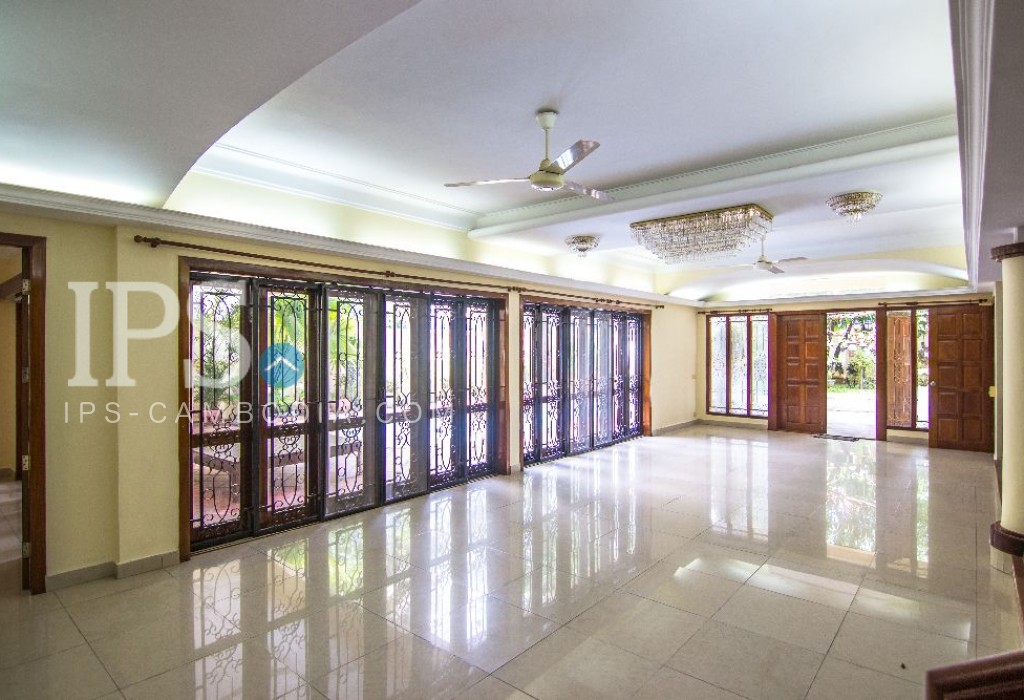 6 Bedroom Colonial  Villa For Rent  - Tonle Bassac , Phnom Penh - Image 15
