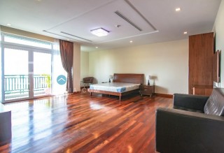 3 Bedroom Penthouse Apartment For Rent - BKK1, Phnom Penh thumbnail