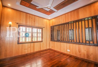 3 Bedroom Wooden House for Rent - Sala Komrerk Area thumbnail