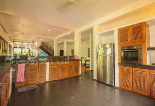 5 Bedroom Villa with Huge Yard for Sale - Siem Reap thumbnail