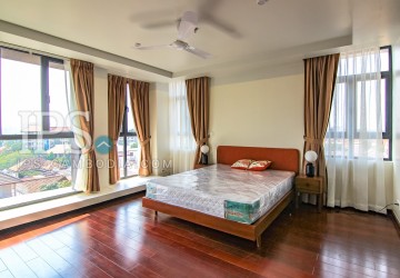 3 Bedroom Duplex Penthouse For Rent - Wat Phnom, Phnom Penh thumbnail