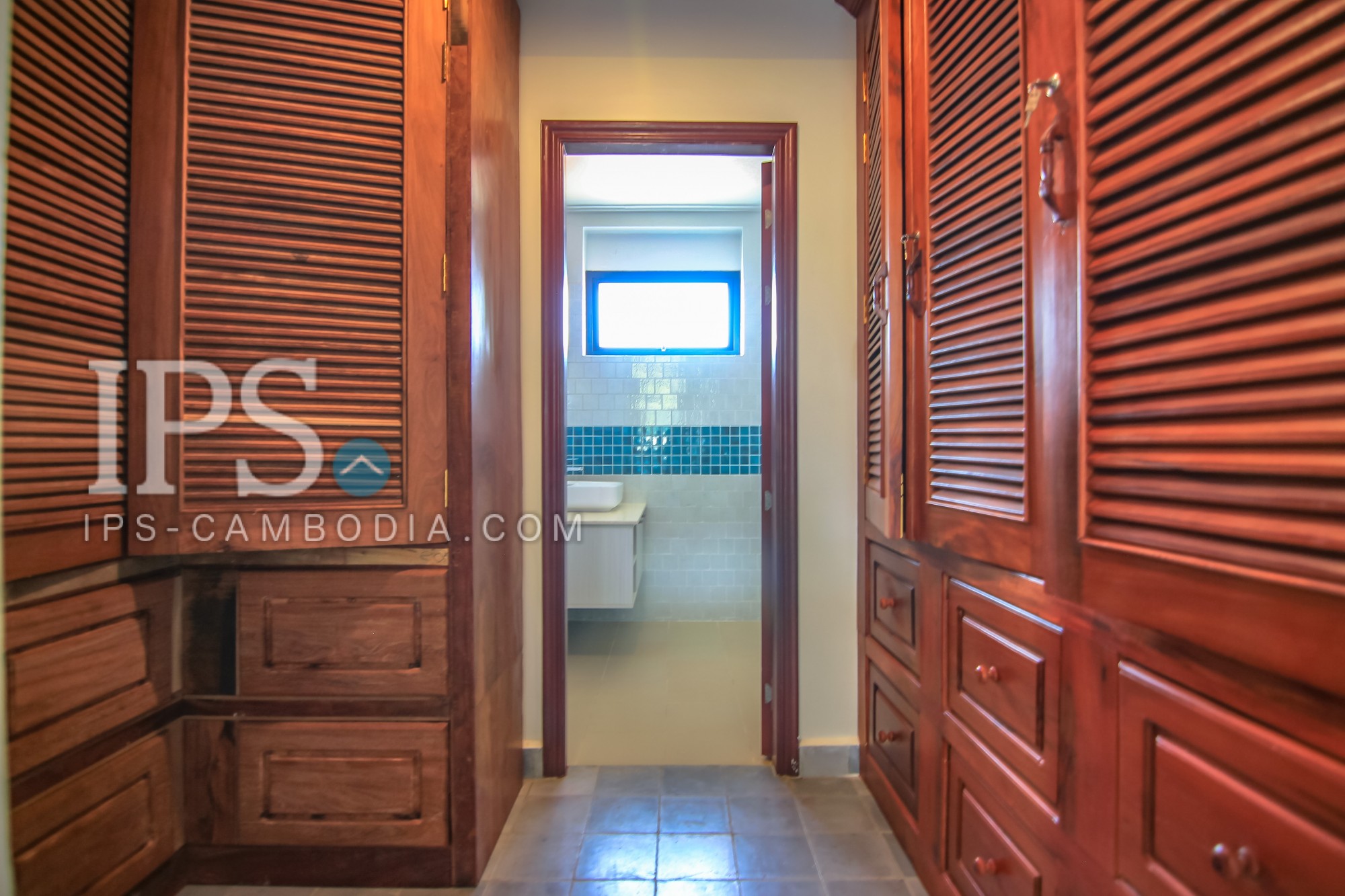 1 Bedroom Serviced Apartment for Rent - Wat Phnom, Phnom Penh - Image 11