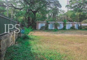 3000 sqm. Land for Sale - River Road , Siem Reap thumbnail