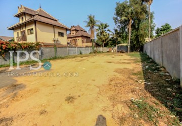 Residential Land with Hard Title For Sale - Svay Dangkum thumbnail