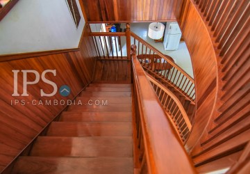 5 Bedroom Villa For Rent in Chroy Changvar, Phnom Penh thumbnail