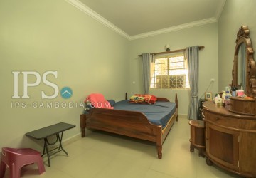 Flat 5 Bedroom  For Rent - Night Market Area, Siem Reap thumbnail