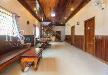 4 Bedrooms  Villa For Rent - Svay Dangkum, Siem Reap thumbnail