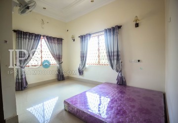 4 Bedrooms  Villa For Rent - Svay Dangkum, Siem Reap thumbnail