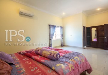 4 Bedrooms  Villa For Rent - Svay Dangkum, Siem Reap thumbnail