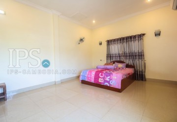 4 Bedrooms  Villa For Rent - Svay Dangkum, Siem Reap thumbnail