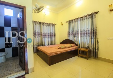 4 Bedrooms  Villa For Rent - Svay Dangkum, Siem Reap thumbnail