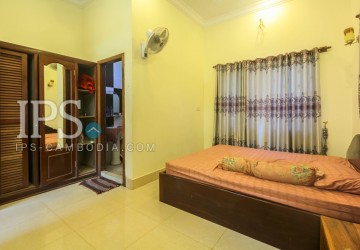 4 Bedrooms  Villa For Rent - Svay Dangkum, Siem Reap thumbnail