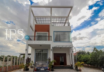 3 Bedroom Modern Villa  For Rent - Sala Kamreuk, Siem Reap thumbnail