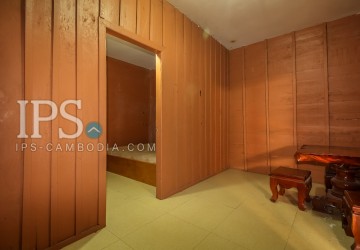 3 Bedrooms House for Sale - Svay Dangkum, Siem Reap.  thumbnail