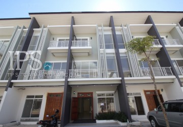 3 Bedrooms Townhouse For Rent in Svay Dangkum, Siem Reap thumbnail